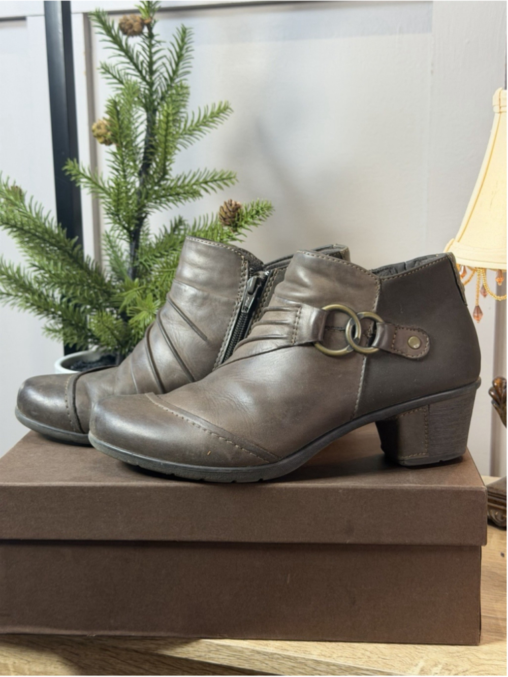 Earth Origins Boots Womens 8.5 M Ankle Bootie Round Toe Block Heels Leather Gray